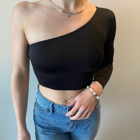 One shoulder cropped long sleeve - Picture 1 of 2